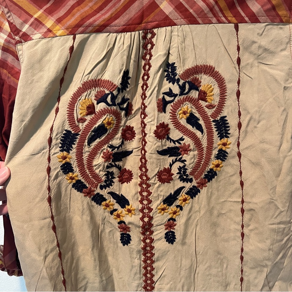 Natural Reflections Plaid Tie Sleeve Embroidered Back Panel Shirt - Picture 9 of 10